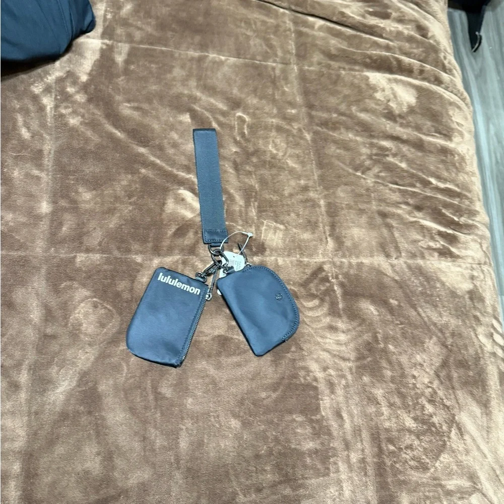 NWT Lululemon Dual Pouch Miami Wristlet and Card Holder - Picture 6 of 8